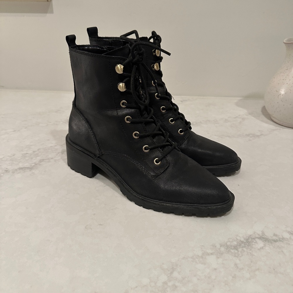 Sole society lace up boots. Worn 2xs